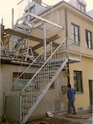 Treppe mit Geländer