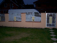 Lattice gate with fence elements